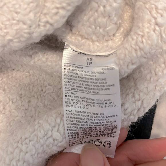 Banana Republic white and black cardigan - Picture 3 of 4